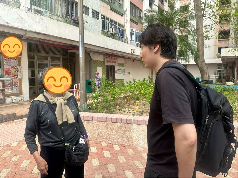 善澤義工與長者面對面傾談，了解日常所需